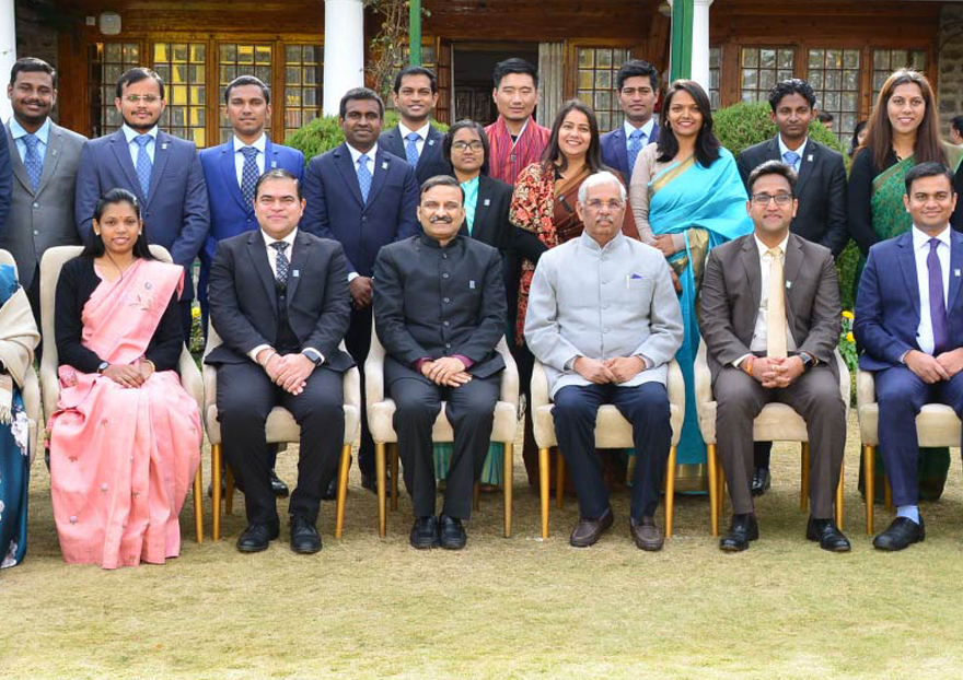 2018 और 2019 बैच के आईए और एएस अधिकारी प्रशिक्षुओं के समापन समारोह में भारत के माननीय राष्ट्रपति.